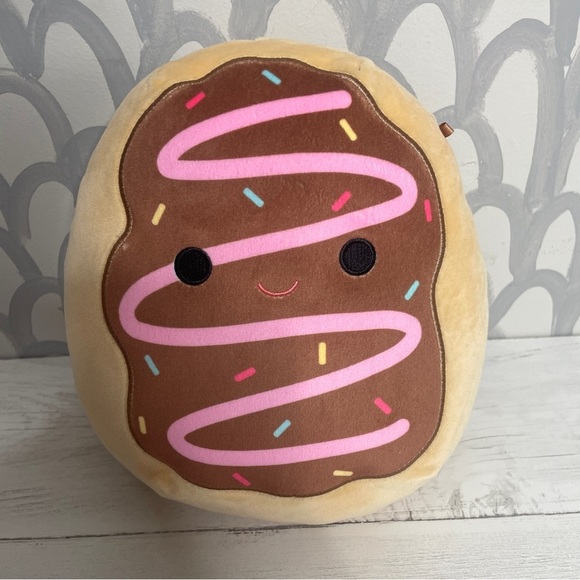 Squishmallows Other - Squishmallows 8" DEJA the donut RARE Plush NWOT